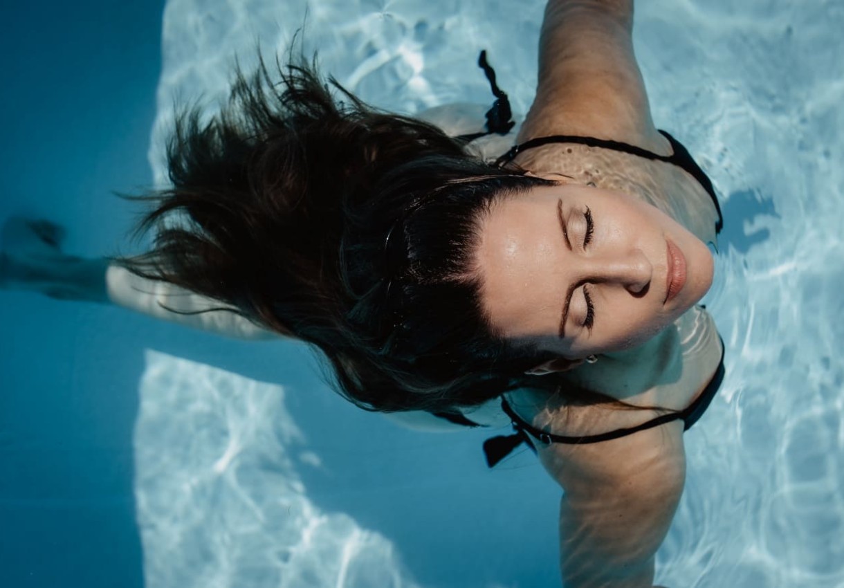 Sommergenuss im Pool im Hotel Dorfer Großarl